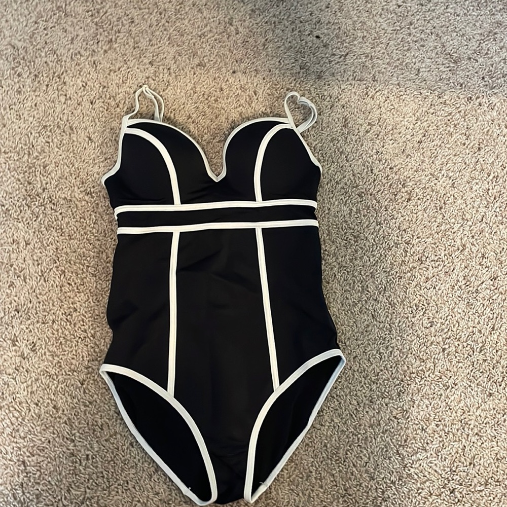 Spanx one piece swimsuit size 8